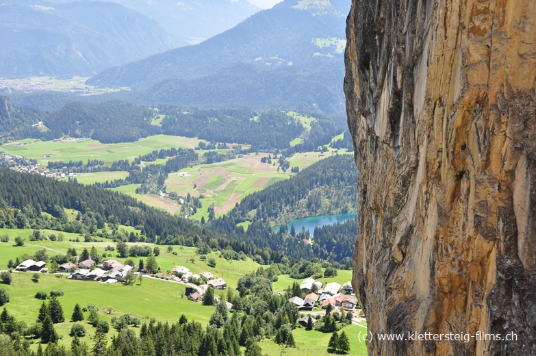 Ausblick auf den Crestasee bei Trin